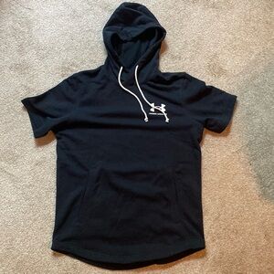 Men’s under armour shirt sleeve hoodie